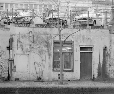 881824 Gezicht op de werfkelder behorende bij het pand Oudegracht 243 te Utrecht.